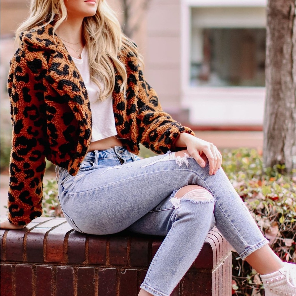 🍒BOGO50%🍒🆕🤎HYFVE: LIGHT BROWN Leopard Print Cropped Jacket LARGE •SEE VIDEO•